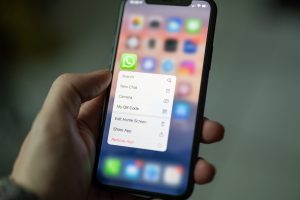 iPhone avec WhatsApp