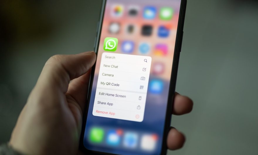 iPhone avec WhatsApp