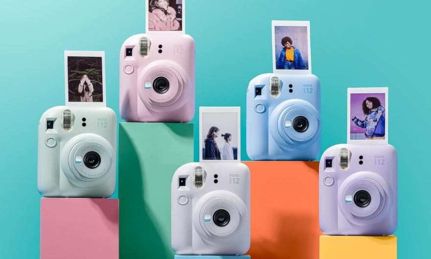 L'appareil photo Instax proposé en 5 coloris