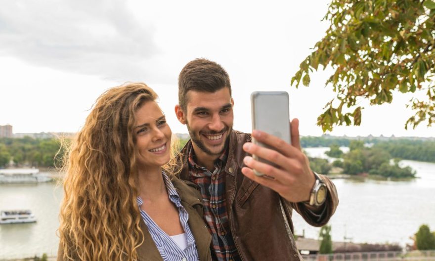 Google Pixel 8a comment activer le mode nuit pour les selfies