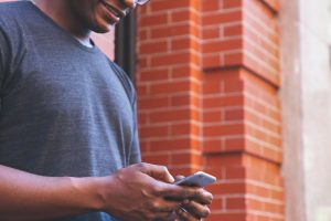 iPhone SE 4 qui redémarre tout seul  Voilà ce que vous pouvez faire