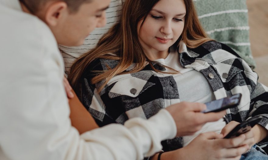 Pourquoi mettre à jour le firmware de votre smartphone protège vos données