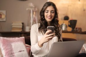 Smartphones avec recharge inversée comment ça fonctionne
