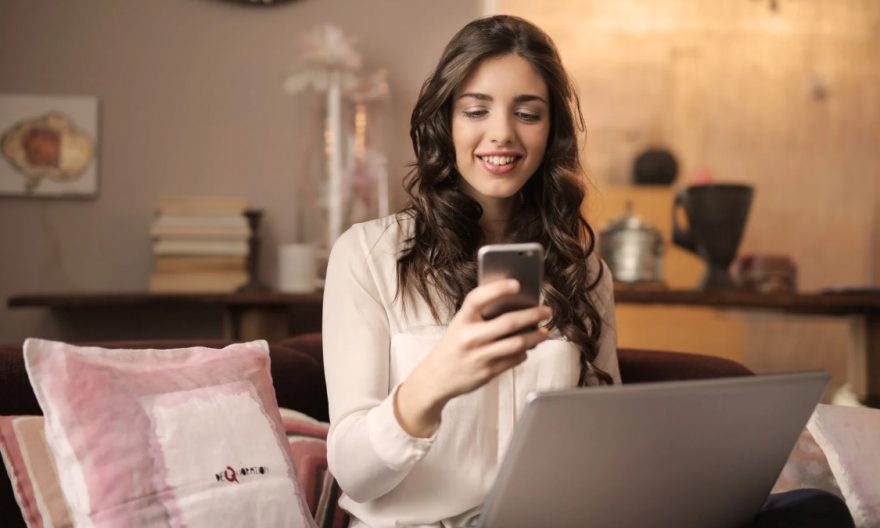 Smartphones avec recharge inversée comment ça fonctionne