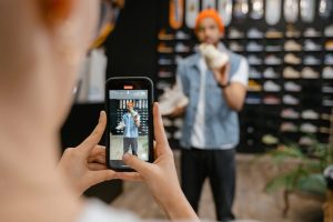 Voici comment corriger la distorsion sur le grand-angle de votre Huawei P70
