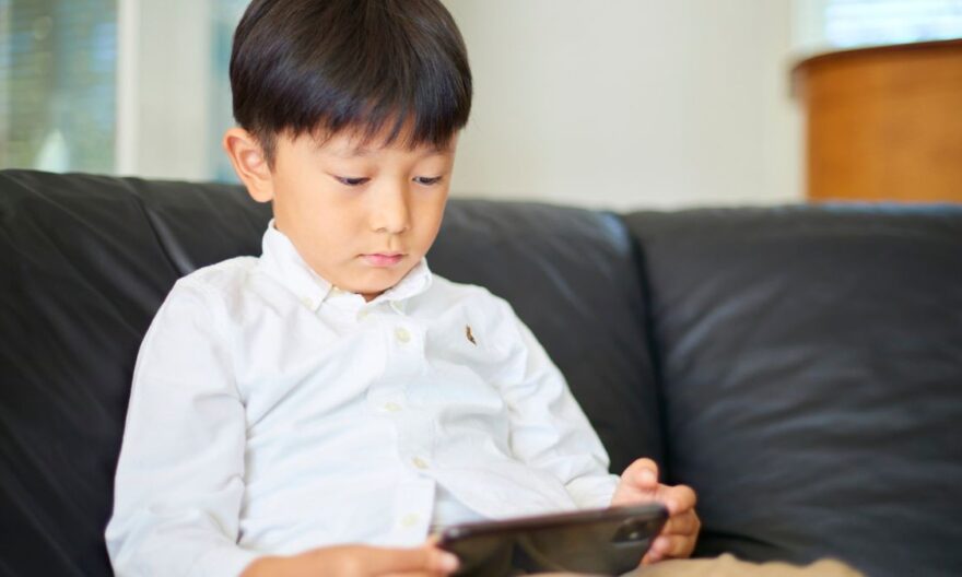 Comment activer et configurer le contrôle parental sur Android et iOS