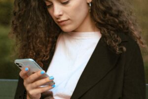 Comment lire et interpréter l’étiquette énergétique de votre smartphone