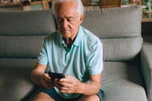 Le téléphone SPC Zeus 4G Pro pour seniors est réputé très fiable