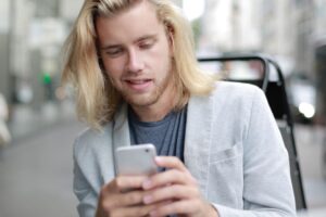 Mon smartphone a changé de couleur que faire