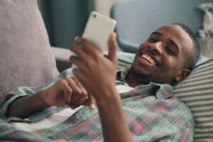 Quel est le meilleur produit pour nettoyer un smartphone