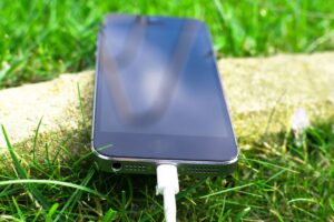 Chargeurs de smartphone pourquoi eviter les contrefaçons