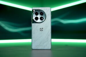Pourquoi le mode “Économie d’énergie extrême” des OnePlus 12 peut ralentir vos apps