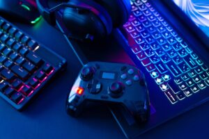 Clavier gaming avec manette de jeu