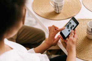 Les bonnes habitudes pour naviguer en sécurité sur un Wi-Fi partagé