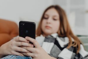 Les différents modes de couleur sur smartphone standard, naturel et vif