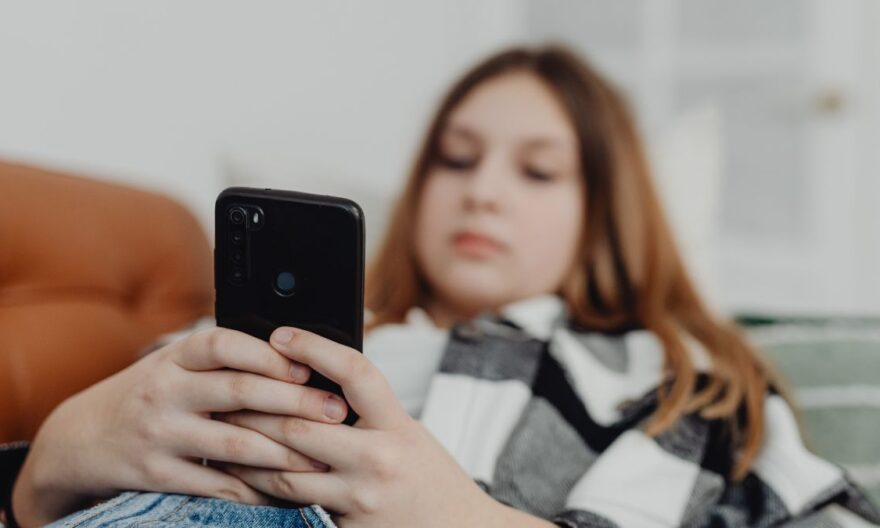 Les différents modes de couleur sur smartphone standard, naturel et vif