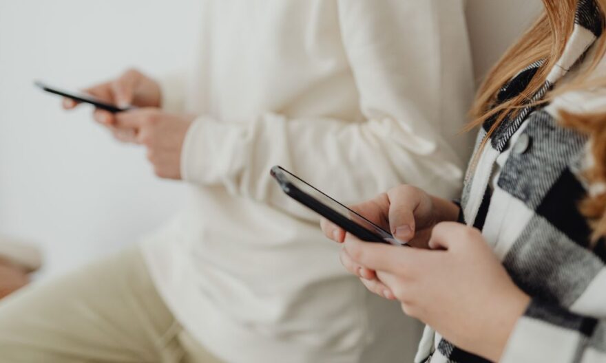 Le Samsung Galaxy Z Fold 8 résiste-t-il mieux aux ouvertures répétées que les anciens modèles