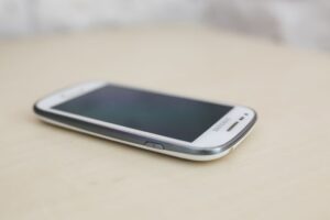 Smartphone ancien les risques de sécurité quand les mises à jour Android s’arrêtent